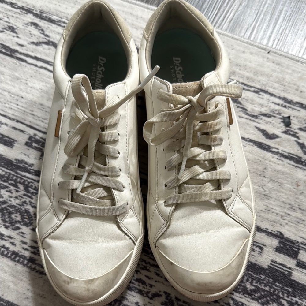 Dr. Scholl's Cream Lace-Up Sneakers